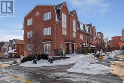 434 BARTLETT AVENUE N  Toronto, ON M6H 3G7