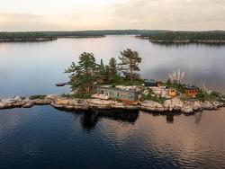 Island S900 Little Sand Lake  Minaki, ON P0X 1J0