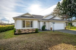 1291 Ridgemount Dr  Comox, BC V9M 4H1