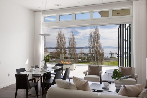 #401-9570 Fifth St, Sidney, BC - Indoor