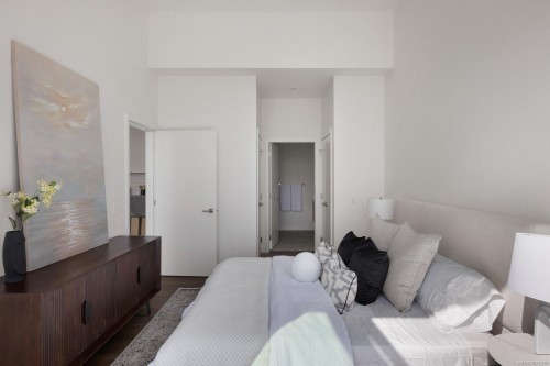 #401-9570 Fifth St, Sidney, BC - Indoor Photo Showing Bedroom