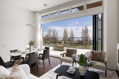 #401-9570 Fifth St, Sidney, BC - Indoor