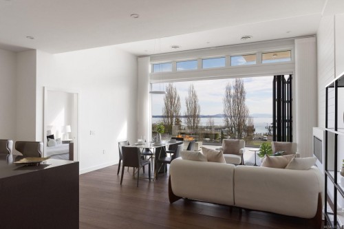 #401-9570 Fifth St, Sidney, BC - Indoor Photo Showing Living Room