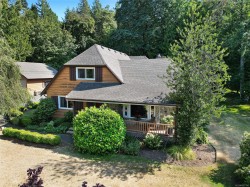 1695 Cultra Ave  Central Saanich, BC V8M 1T1