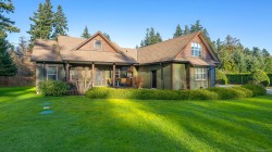 1400 Trillium Dr  Comox, BC V9M 1A4