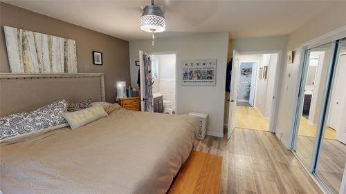 1857 Harris Road, Cranbrook, BC - Indoor Photo Showing Bedroom