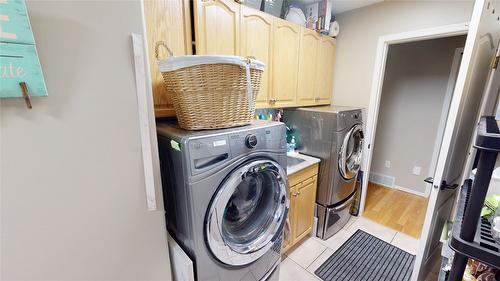 1857 Harris Road, Cranbrook, BC - Indoor Photo Showing Laundry Room