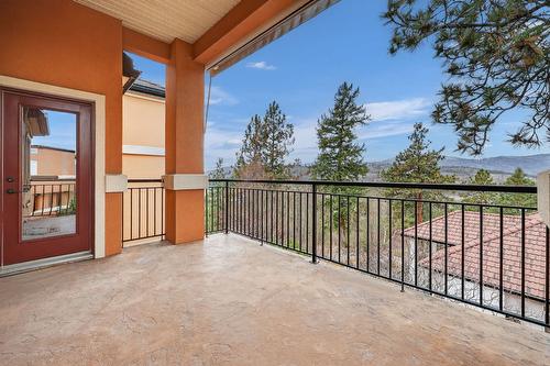 111-1910 Capistrano Drive, Kelowna, BC - Outdoor With Exterior