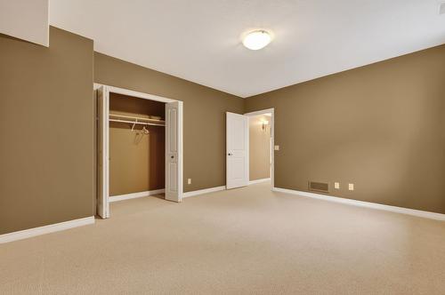 111-1910 Capistrano Drive, Kelowna, BC - Indoor Photo Showing Other Room