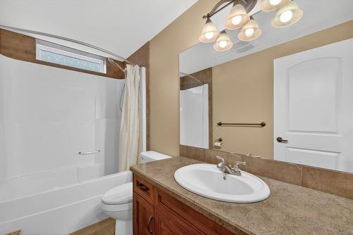 111-1910 Capistrano Drive, Kelowna, BC - Indoor Photo Showing Bathroom