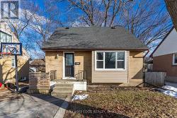 36 BLAIR AVENUE  Hamilton, ON L8H 6E7