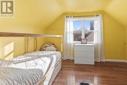 36 Blair Avenue, Hamilton, ON - Indoor Photo Showing Bedroom