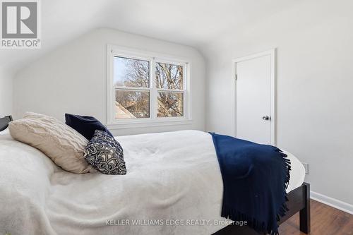 36 Blair Avenue, Hamilton, ON - Indoor Photo Showing Bedroom