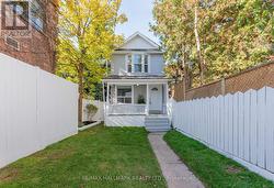106 WILLOW AVENUE  Toronto, ON M4E 3K3