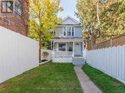 106 WILLOW AVENUE Toronto, ON M4E 3K3