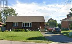 779 WHITMAN CRESCENT  Oshawa, ON L1H 3L5