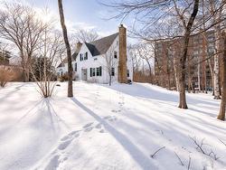 5661 Ogilvie Street  Halifax, NS B3H 1B8