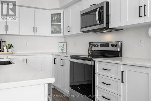 71 Mcphail Road, Carleton Place, ON - Indoor Photo Showing Kitchen With Upgraded Kitchen