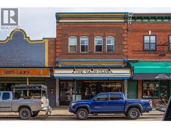 206 Mackenzie Avenue  Revelstoke, BC V0E 2S0