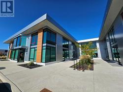 11 - 2578 BRISTOL CIRCLE  Oakville, ON L6H 6Z7