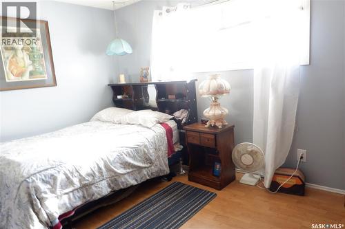 529 6Th Avenue E, Assiniboia, SK - Indoor Photo Showing Bedroom