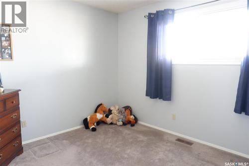 529 6Th Avenue E, Assiniboia, SK - Indoor