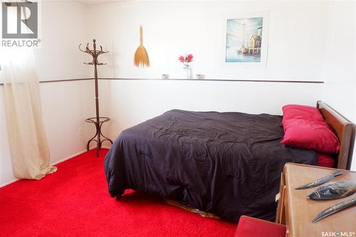 529 6Th Avenue E, Assiniboia, SK - Indoor Photo Showing Bedroom