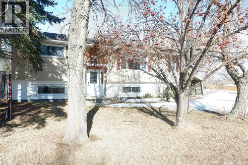 529 6Th Avenue E, Assiniboia, SK - Outdoor