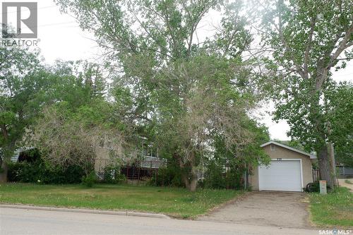 529 6Th Avenue E, Assiniboia, SK - Outdoor