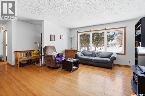 3117 Inver Crescent E, Regina, SK - Indoor Photo Showing Living Room