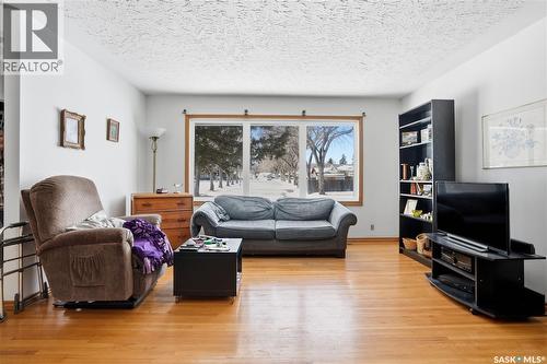 3117 Inver Crescent E, Regina, SK - Indoor Photo Showing Living Room