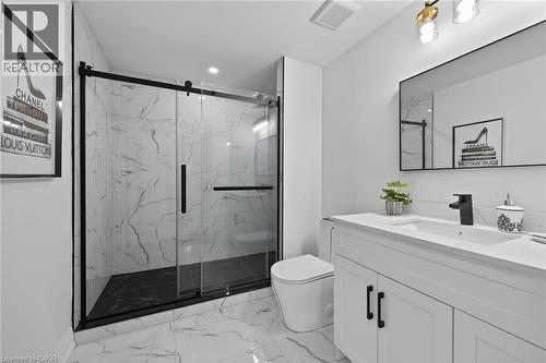 74 Victor Boulevard, Hamilton, ON - Indoor Photo Showing Bathroom