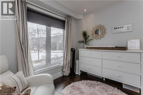 8 Mapleside Avenue, Hamilton, ON - Indoor Photo Showing Bedroom