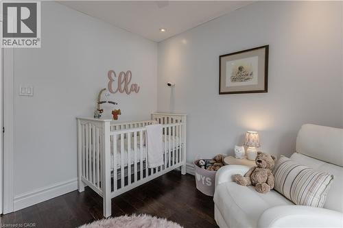 8 Mapleside Avenue, Hamilton, ON - Indoor Photo Showing Bedroom