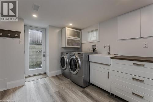 8 Mapleside Avenue, Hamilton, ON - Indoor Photo Showing Laundry Room