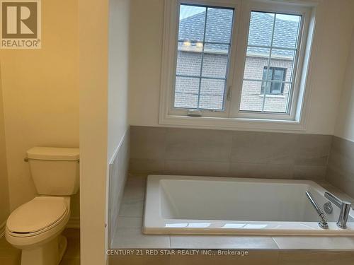 441 Bergamot Avenue, Milton, ON - Indoor Photo Showing Bathroom