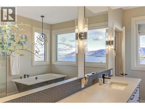 5442 Upper Mission Drive, Kelowna, BC - Indoor Photo Showing Bathroom