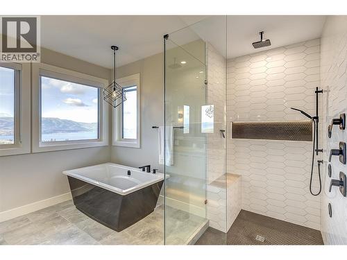 5442 Upper Mission Drive, Kelowna, BC - Indoor Photo Showing Bathroom