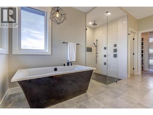 5442 Upper Mission Drive, Kelowna, BC - Indoor