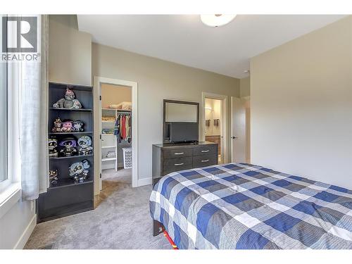 5442 Upper Mission Drive, Kelowna, BC - Indoor Photo Showing Bedroom