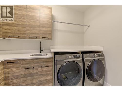 5442 Upper Mission Drive, Kelowna, BC - Indoor Photo Showing Laundry Room