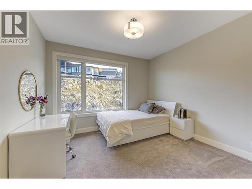 5442 Upper Mission Drive, Kelowna, BC - Indoor Photo Showing Bedroom