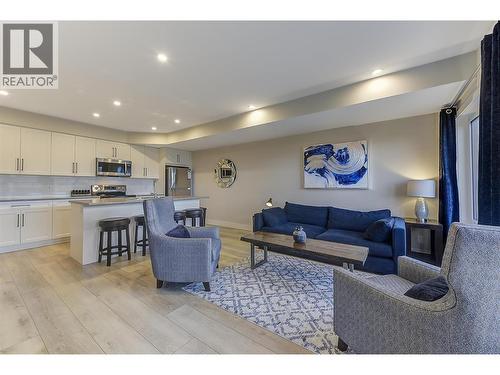 5442 Upper Mission Drive, Kelowna, BC - Indoor