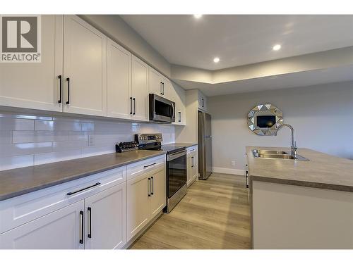 5442 Upper Mission Drive, Kelowna, BC - Indoor Photo Showing Kitchen With Double Sink