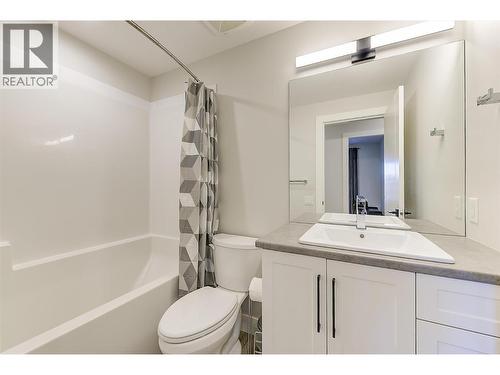 5442 Upper Mission Drive, Kelowna, BC - Indoor Photo Showing Bathroom