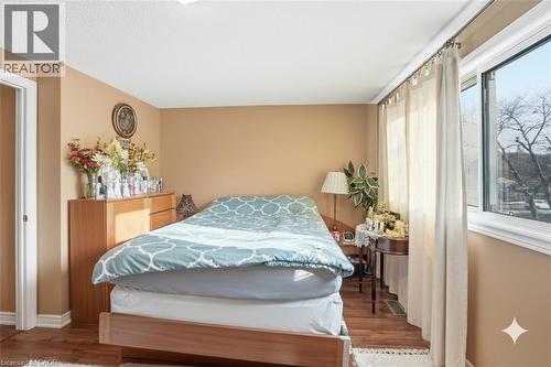 92 St. Andrews Drive, Hamilton, ON - Indoor Photo Showing Bedroom