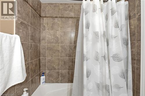 92 St. Andrews Drive, Hamilton, ON - Indoor Photo Showing Bathroom
