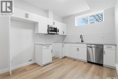 1218 11Th Street E, Saskatoon, SK - Indoor Photo Showing Kitchen