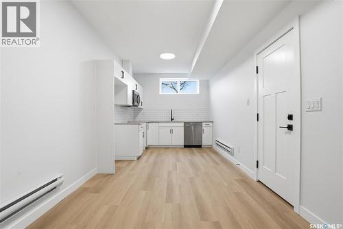 1218 11Th Street E, Saskatoon, SK - Indoor Photo Showing Kitchen