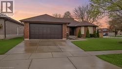 75 MAPLECREST Lane  Brantford, ON N3R 7T8